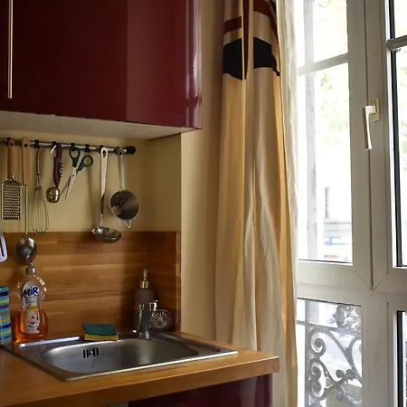 Apartman Renovated Studio In